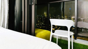 Luxury Studio Apartment with Balcony